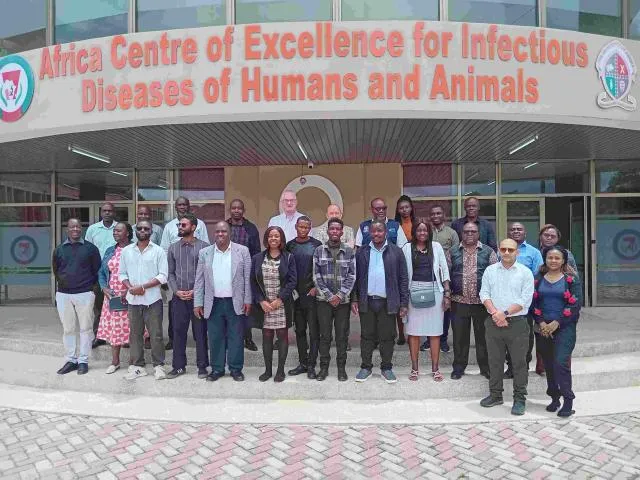 Photo Pose for 𝐒𝐞𝐦𝐢𝐧𝐚𝐫 𝐨𝐧 𝐅𝐨𝐨𝐝 𝐒𝐲𝐬𝐭𝐞𝐦𝐬 𝐚𝐧𝐝 "𝐎𝐧𝐞 𝐇𝐞𝐚𝐥𝐭𝐡"